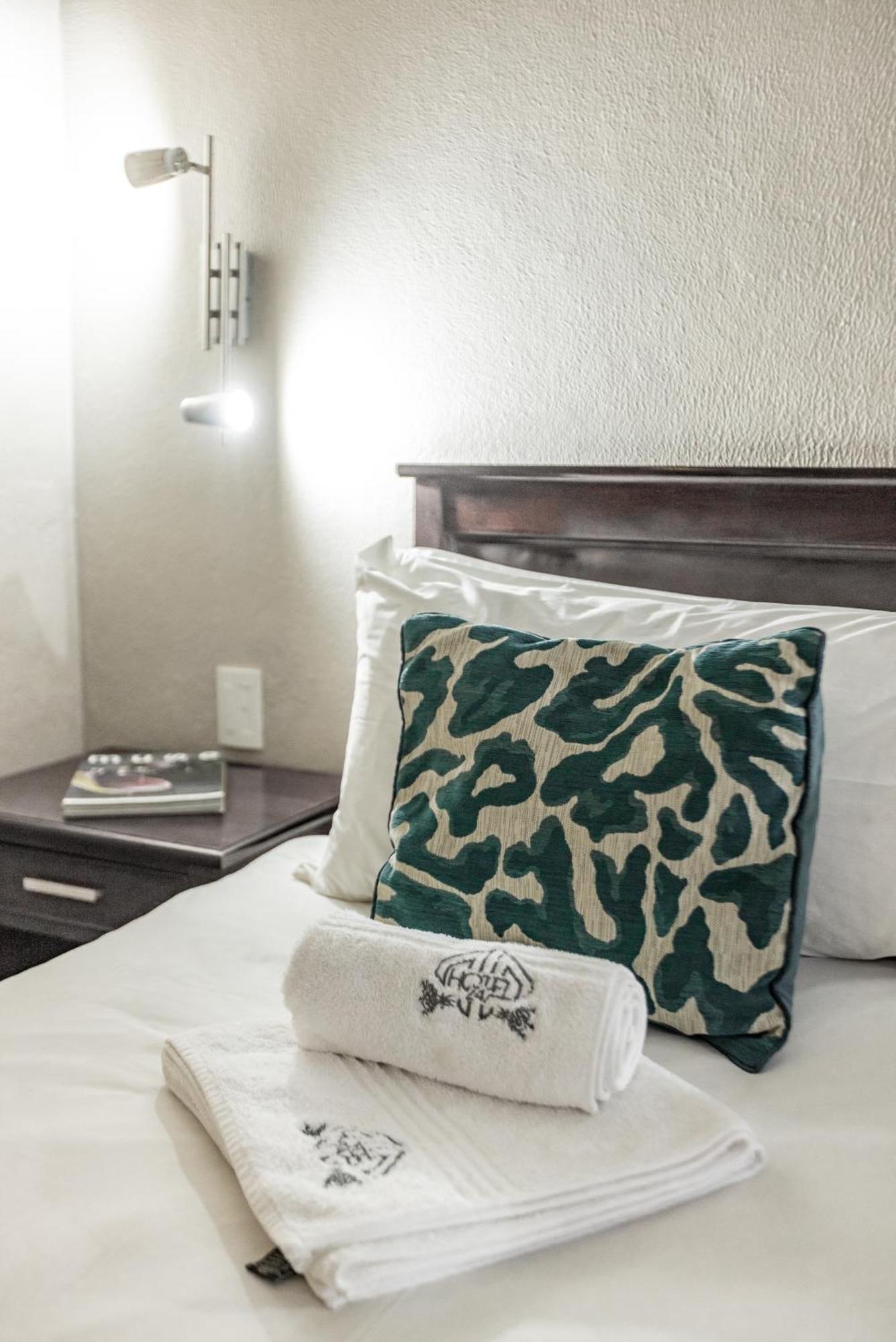 Hotel 247 @ White River Bagian luar foto