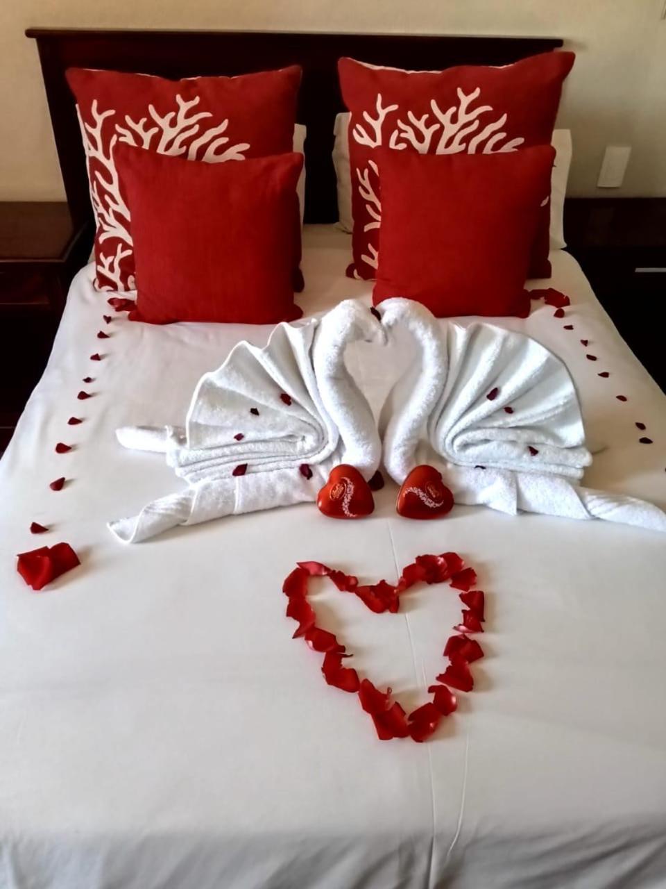 Hotel 247 @ White River Bagian luar foto